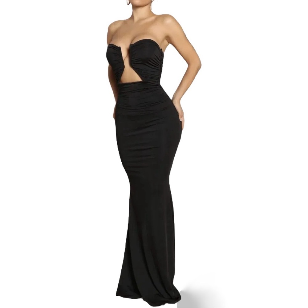 Elegant Black Strapless Evening Maxi Dress